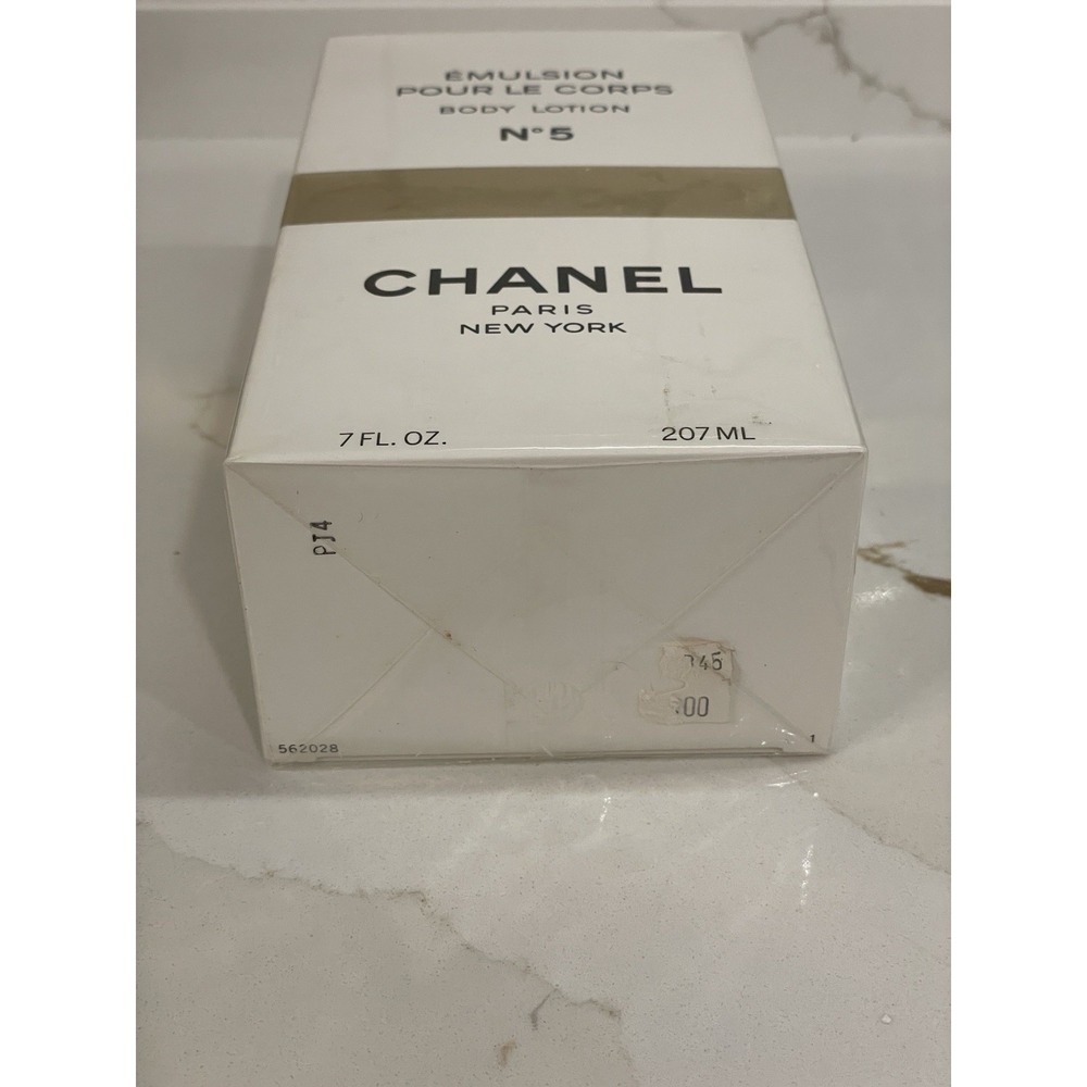 Vintage Chanel No 5 Body Lotion Perfumed Scented 7 fl oz/207 ml Box Sealed - Picture 4 of 4
